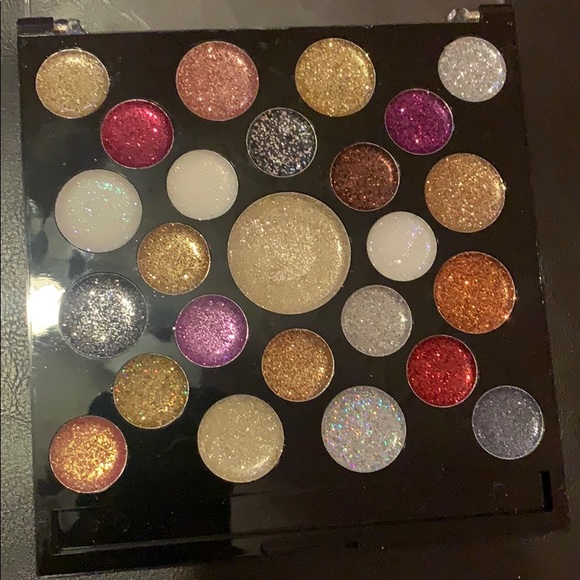 Bebe makeup pallet - Picture 3 of 3